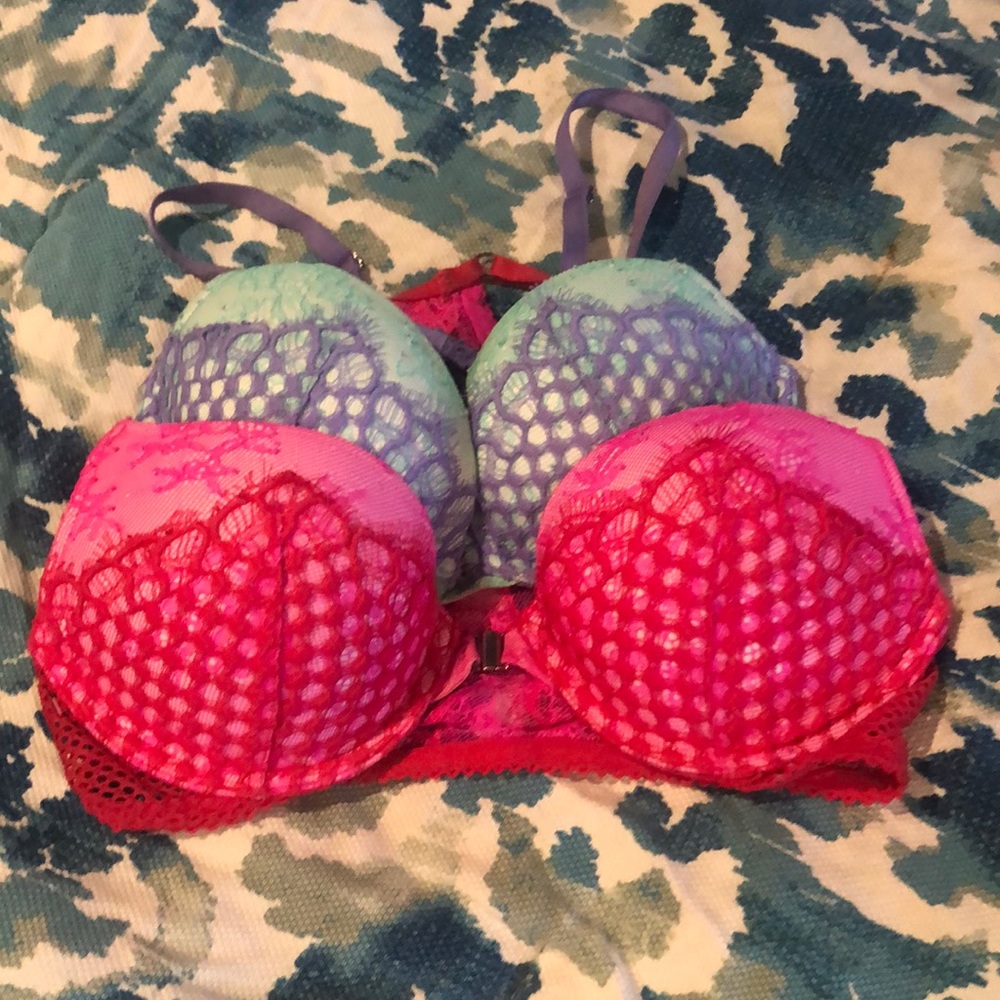 Victoria’s Secret bars